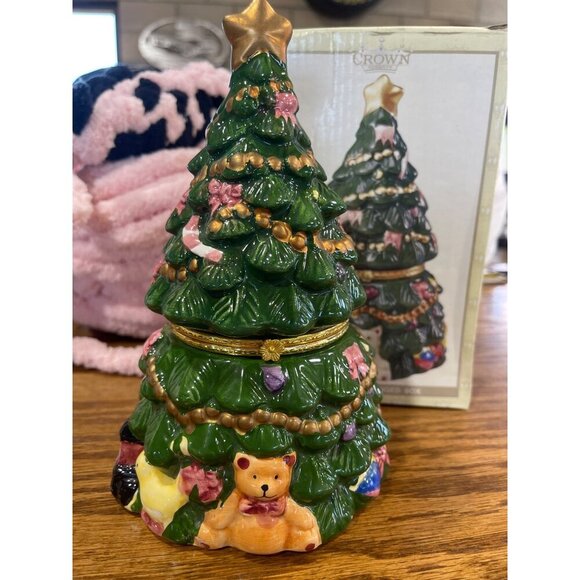 Vintage Crown Christmas Tree Hinged Trinket Box With Bear & Ornaments‎ - Picture 2 of 16
